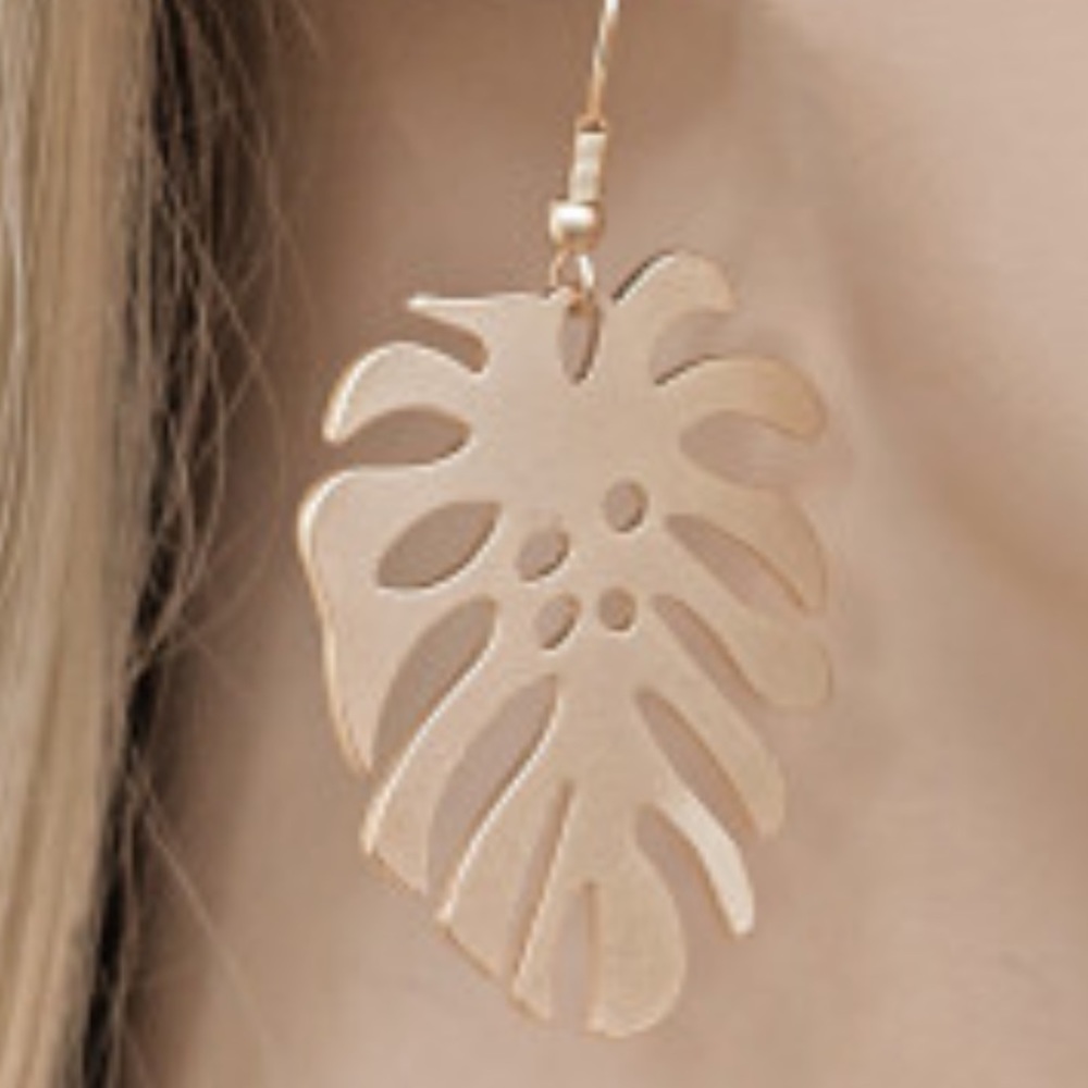 NWT Gold Leaf Plant Statement Earrings - Picture 2 of 5